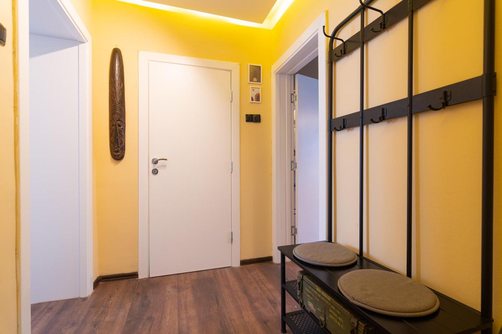 • Skopje Downtown ǀ 2 Bedrooms ǀ Parking • Exteriör bild