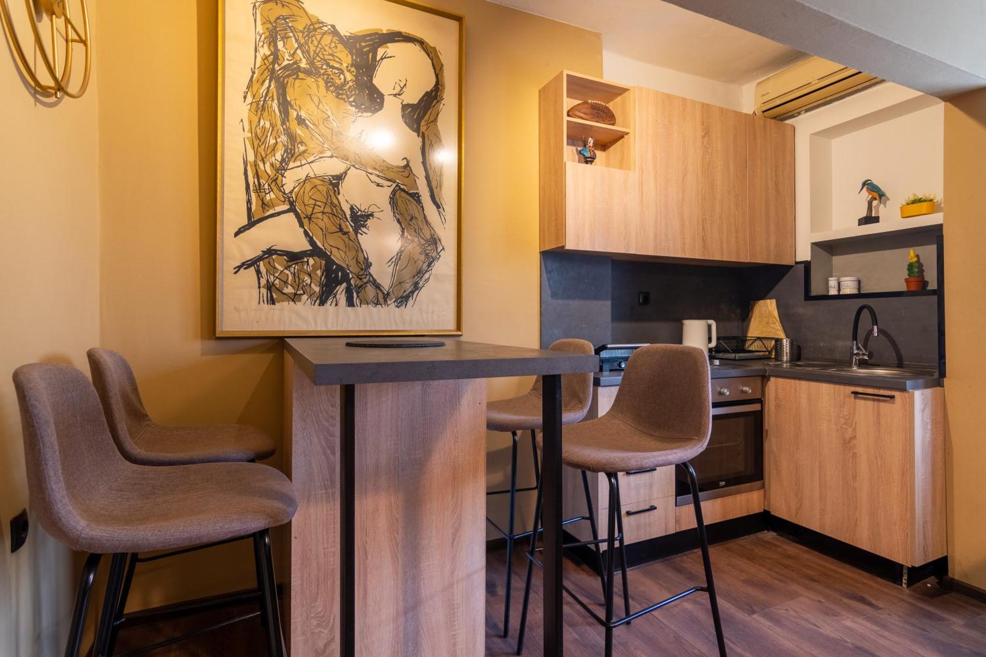 • Skopje Downtown ǀ 2 Bedrooms ǀ Parking • Exteriör bild